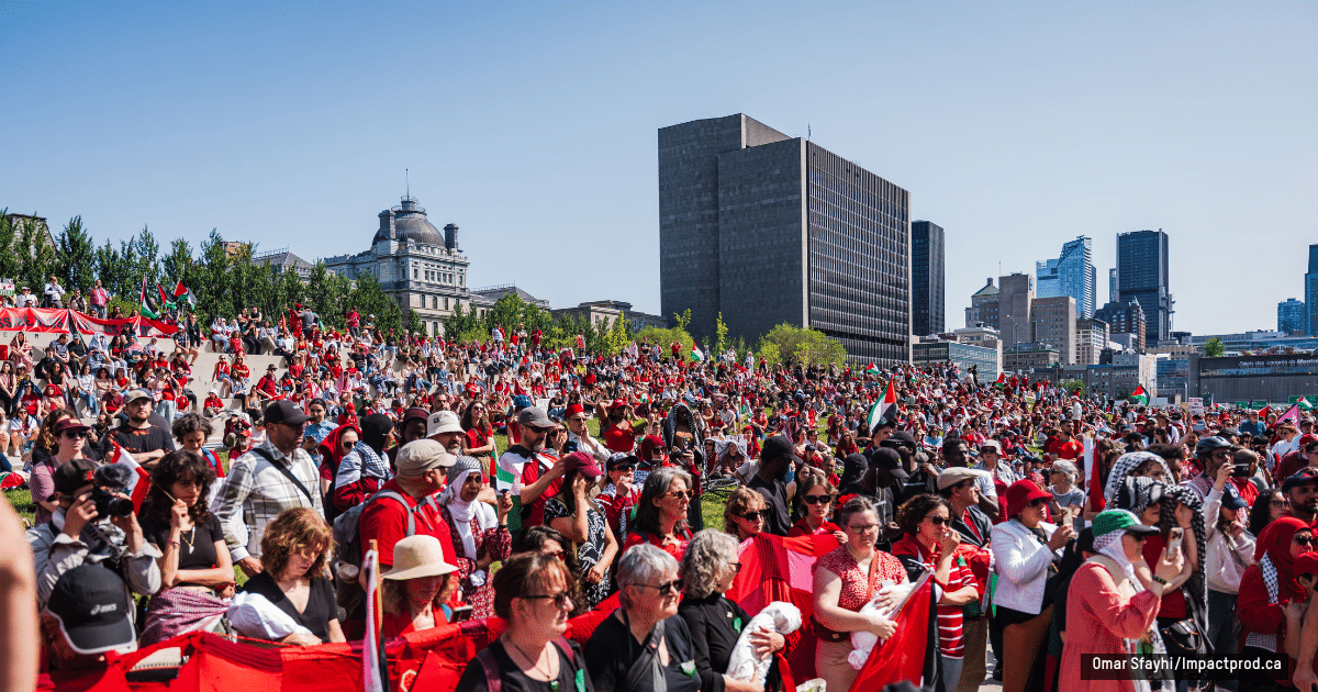 Des milliers de personnes tracent une ligne rouge pour Gaza à Montréal 
